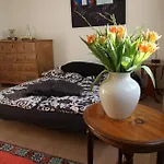 Ruhiges Zimmer In Naehe Kurfuerstendamm Mit Eigener Regendusche